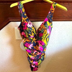 Seekers Australia Women’s US Size 8 NWOT Tropical Floral One-Piece Swimsuit